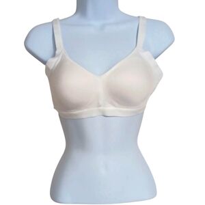 Warner's White Padded Basic Bra Size Medium